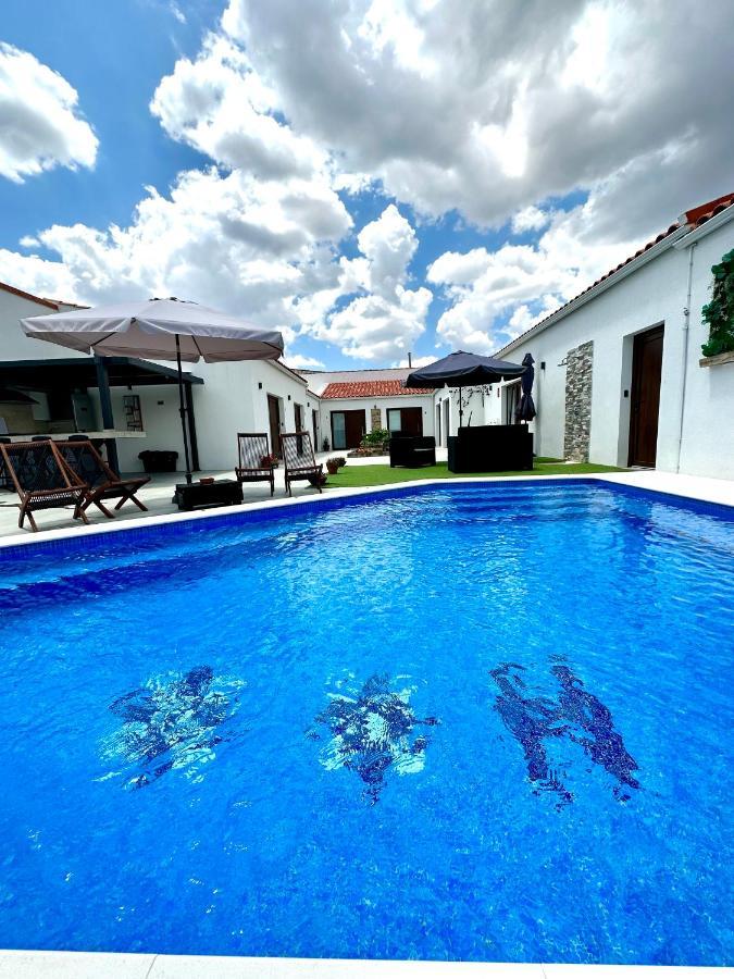 Alojamiento El Miajon De Los Castuos Valdesalor ภายนอก รูปภาพ